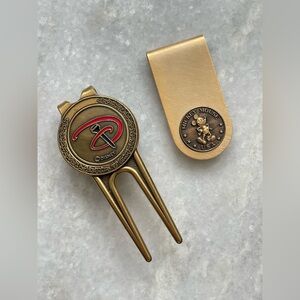 DISNEY COLIBRI MICKEY MOUSE COIN GOLD TONE MONEY CLIP & GOLF DIVOT TOOL HAT CLIP
